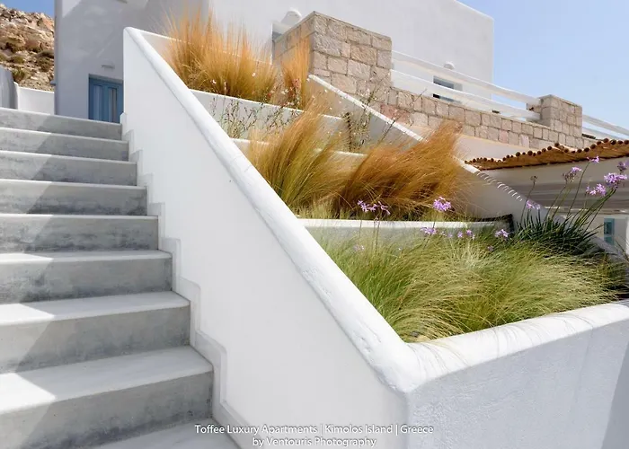 Toffee Semesterbostad Kímolos